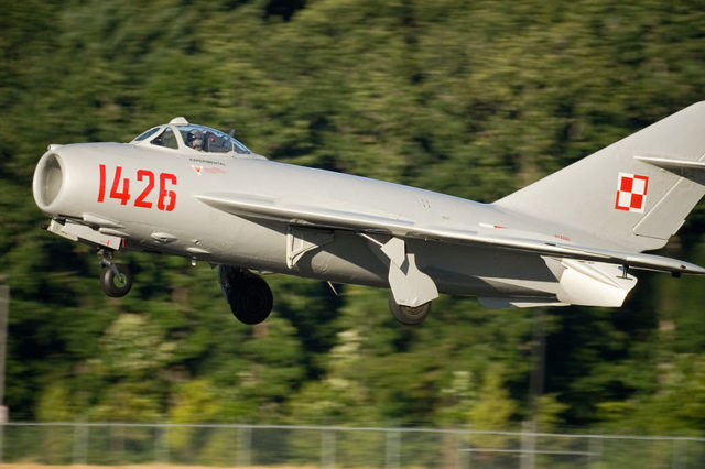 Restored MiG-17 in the markings of the Polish Air Force. By Stuart Seeger from College Station, Texas, USA / Wikipedia / CC BY-SA 2.0