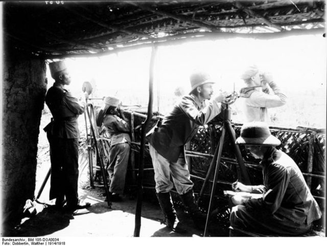 An artillery observation post, notice the Native Askari, German Officer and German Sailor all working together. By the end of the war Lettow Vorbeck's force had a wide variety of troops. Image Source: Bundesarchiv-Bild-105-DOA3034-Walther-Dobbertin-CC-BY-SA-3.0.jpg