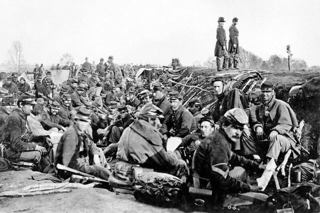 Union Soldiers before the second Battle of Fredericksburg, 1865. Wikipedia / Public Domain