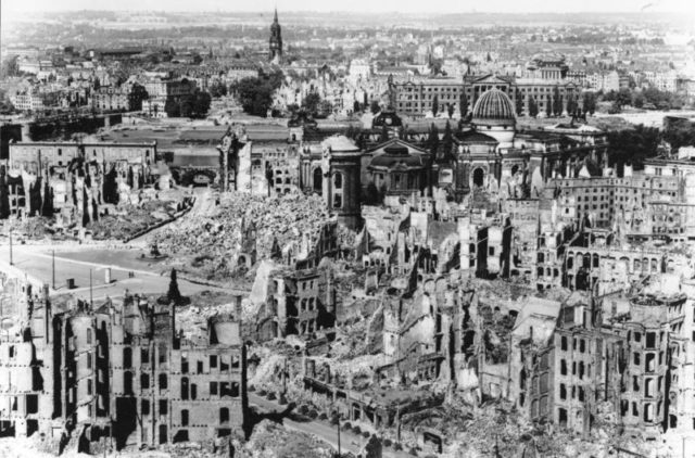 Dresden in Ruins. By Bundesarchiv – CC BY-SA 3.0 de