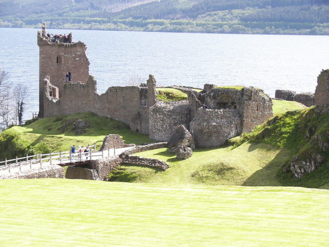 Urquhart Castle, which Andrew Moray sought to capture by night-assault in late-May 1297. Photo Credit.