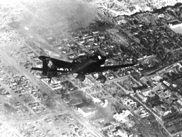 Junkers Ju 87 Stuka dive bomber over the neighborhood west of the Red October factory; some of the administration buildings are at lower right; Bayonet Gully is at top right (Bundesarchiv, Bild 183-J20510 / CC-BY-SA 3.0 / Wikipedia)
