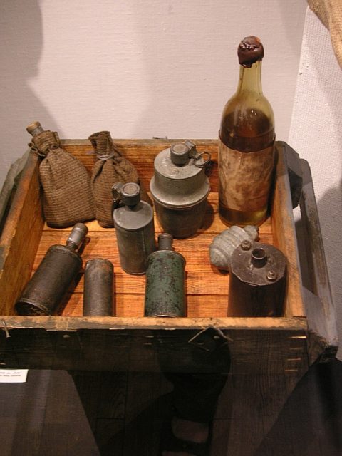Various types of Sidolówka coatings along with two satchel charges and a single anti-tank bottle. Photo Credit.