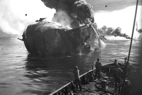 The USS Mississinewa sinks after a Kaiten attack