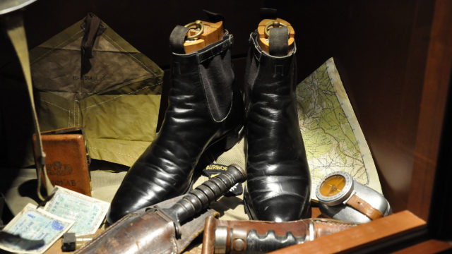 Boots of General George Patton at “Baugnez 44 Historical Center” Baugnez, Malmedy Belgium – By Paul Hermans – CC BY-SA 3.0