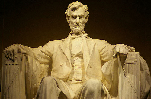 The Famous Statue of Lincoln at Washington. By L. Allen Brewer – CC BY 2.0