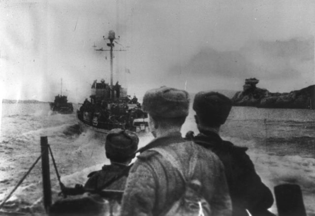 A Red Army landing party heading for Kirkenes in 1944, during the Petsamo-Kirkenes operation.