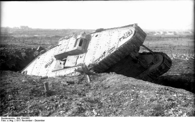 ‘Ditched’ at Cambrai. Bundesarchiv, Bild 104-0961 / CC-BY-SA