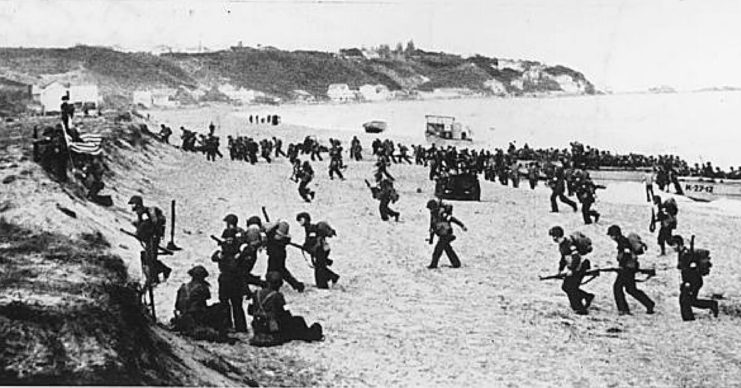 American troops land near Algiers during Operation Torch.