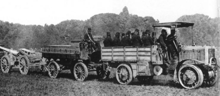 French army Panhard-Châtillon heavy artillery tractor, 1914.