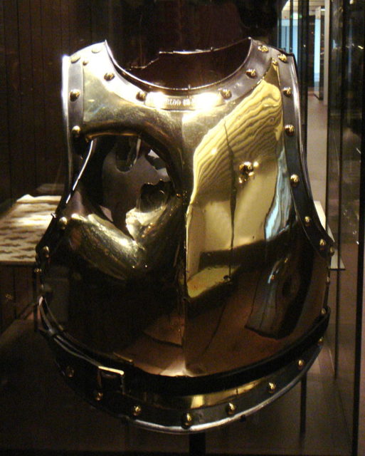 Cuirass holed by a cannonball at Waterloo, 18 June 1815 by World Imaging – CC BY-SA 3.0