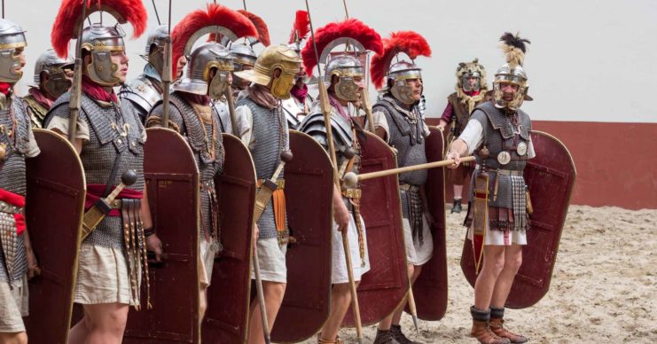 Antient Roman soldiers portrayed by reenactors. By Hans Splinter – CC BY 3.0
