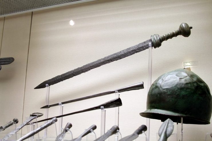 Ancient Roman Weapons in the Reichsstadtmuseum in Germany – Photo © José Luiz Bernardes Ribeiro / CC BY-SA 4.0