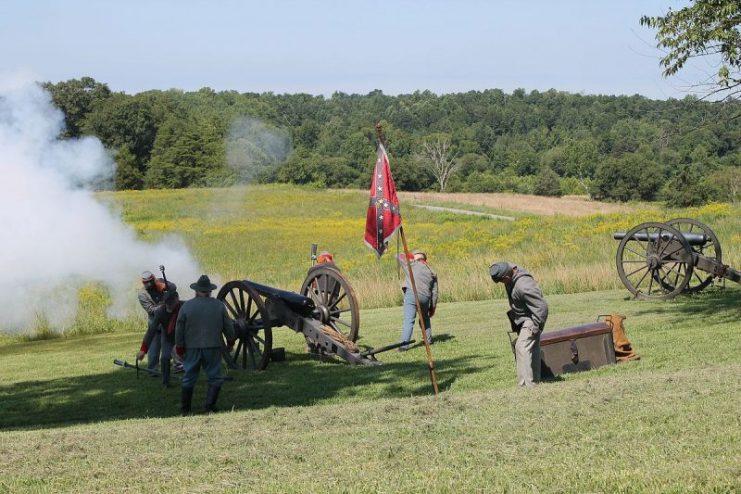Reenactors engage in a recreation of the Battle of Sailor’s Creek, 2013. Photo: Virginia State Parks staff – Sailor’s Creek Battlefield / CC BY 2.0.