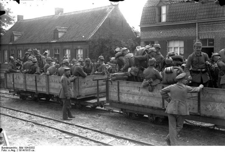 German troop transport to the Front. By Bundesarchiv – CC BY-SA 3.0 de