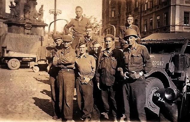 James Wynn -liberated with buddies 1945. Photo credits: James Wynn