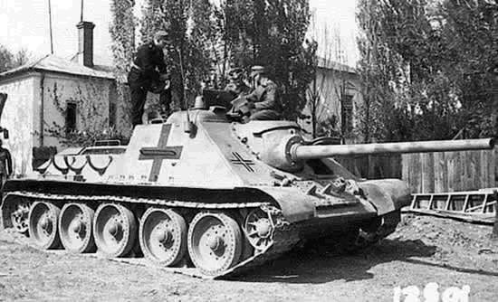 SU-85, a very effective weapon.