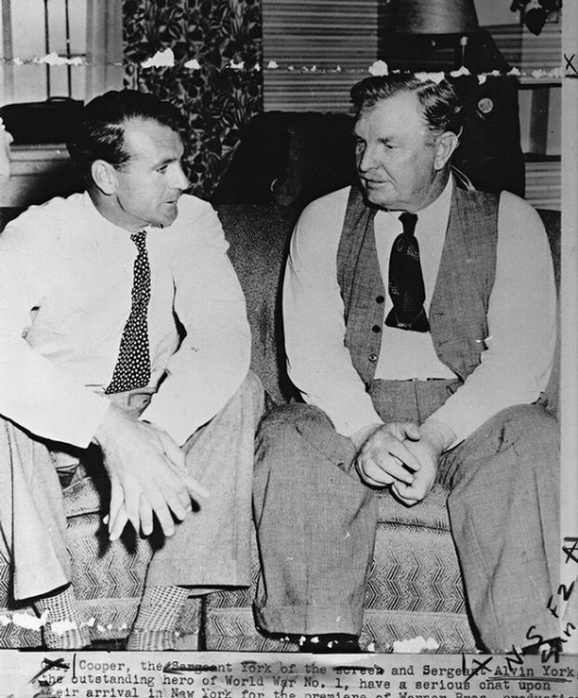 Gary Cooper and Alvin York chat before the New York world premiere of ‘Sergeant York’.