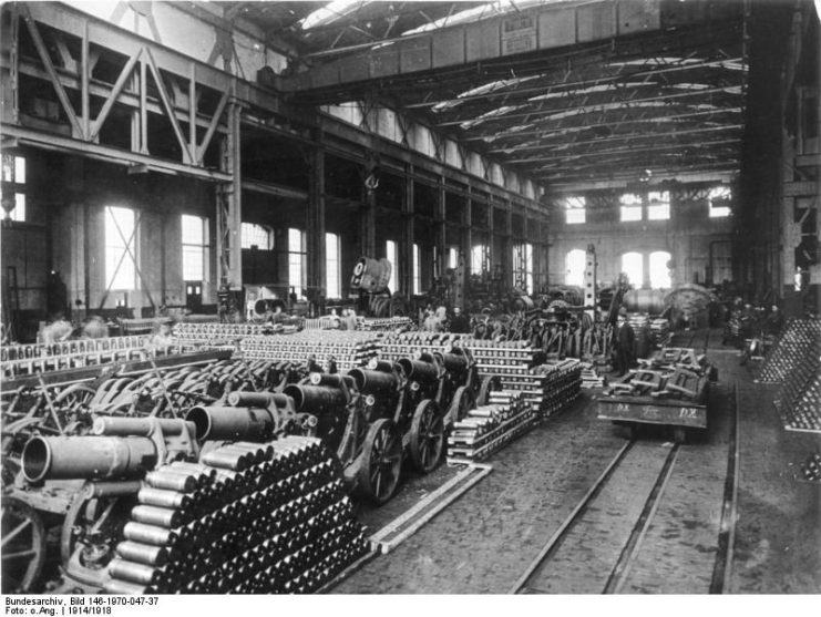 Production line of German Minewerfer. Photo: Bundesarchiv, Bild 146-1970-047-37 / CC-BY-SA 3.0.