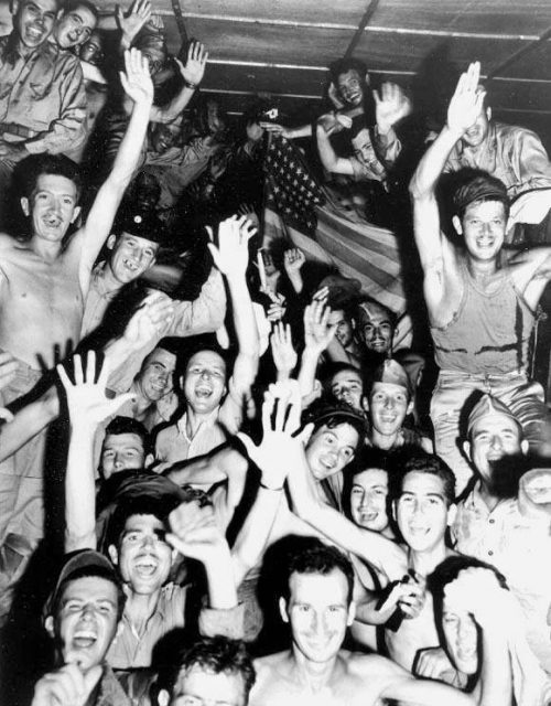 Recently liberated American prisoners of war at Aomori camp near Yokohama, Japan, circa 29 August 1945.