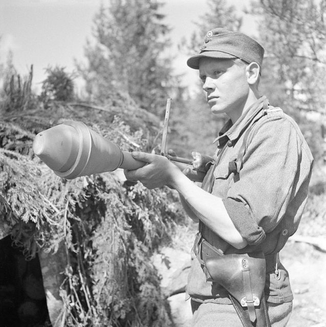 Finnish soldier posing with Panzerfaust. Photo: SA-Kuva.