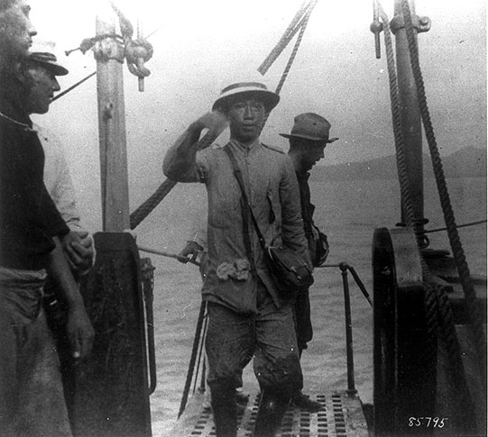 General Aguinaldo boards the USS Vicksburg, 1900