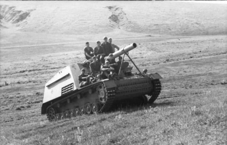 Panzerhaubitze Hummel eastern front, 1943.