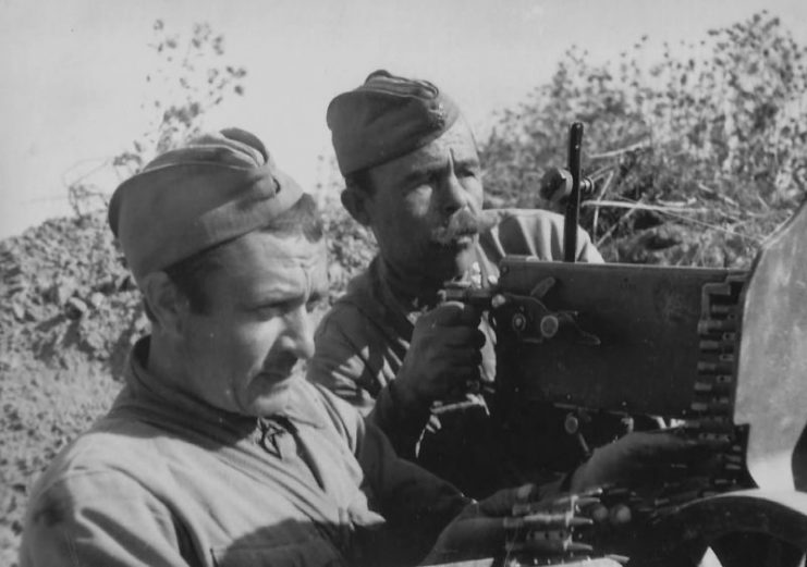 Soviet soldiers with Maxim Machine Gun.