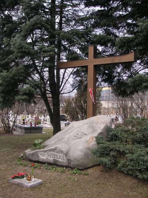 Memorial to Henryk Dobrzański in Kielce’s old cemetery. Photo: Halibutt / CC-BY-SA 3.0
