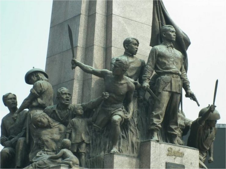 Bonifacio Monument Photo by Mello47 CC BY SA 3.0