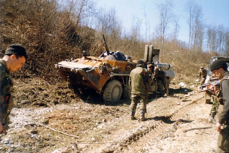 Russian APC after ambush in Chechnya – March 2000 – Svm-1977 CC BY-SA 3.0