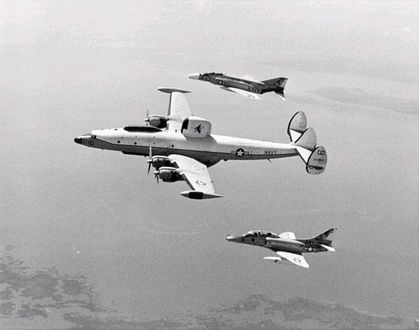 Warning Star Skyhawk Phantom VAQ-33 1973