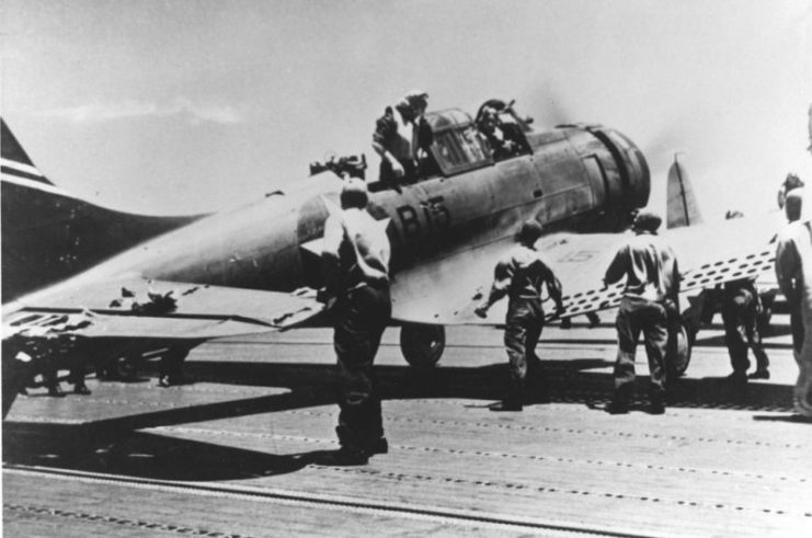 A U.S. Navy Douglas SBD-3 “Dauntless” scout bomber (BuNo 4542), of Bombing Squadron Six (VB-6) from USS Enterprise (CV-6), after landing on USS Yorktown (CV-5) at about 1140 hrs on 4 June 1942, during the Battle of Midway.