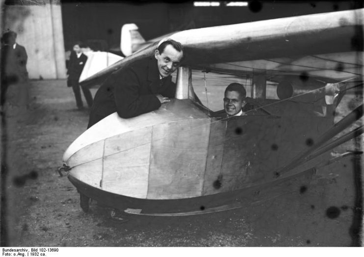 Alexander Lippisch, with Günther Grönhoff in the cockpit of the Storch V. Bundesarchiv_Bild CC-BY-SA 3.0