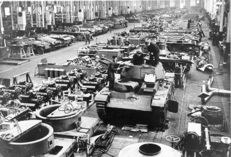 German tank production line. Photo: Bundesarchiv, Bild – CC-BY-SA 3.0