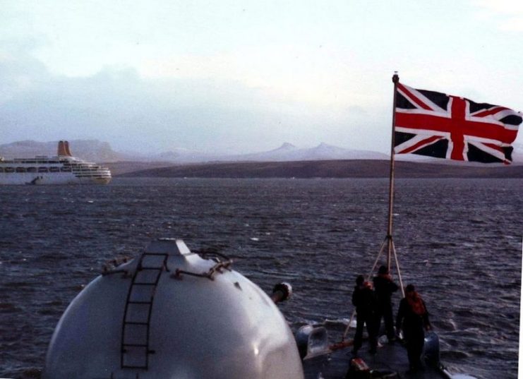 HMS Cardiff anchored outside Port Stanley at the end of hostilities in 1982. Photo: Griffiths911/ CC BY-SA 3.0
