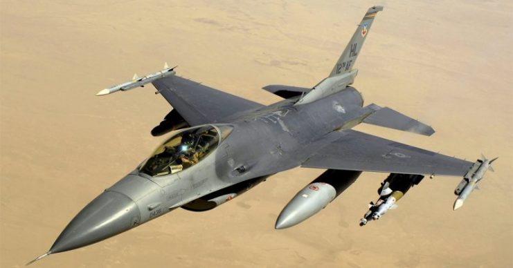 A USAF F-16C over Iraq in 2008.