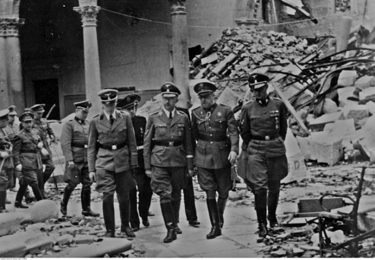 General Moscardó showing Heinrich Himmler the ruins of the Alcázar.1940