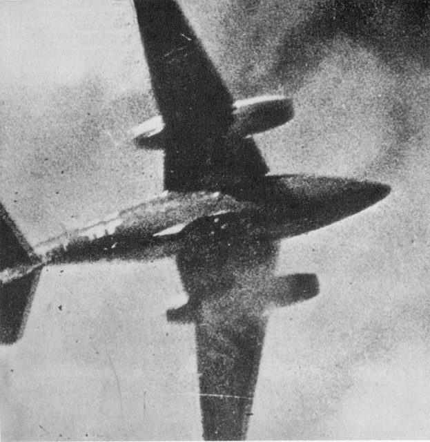 Me-262 being shot down. Note jettisoned canopy and empty cockpit. As seen from USAAF P-51 Mustang gun camera