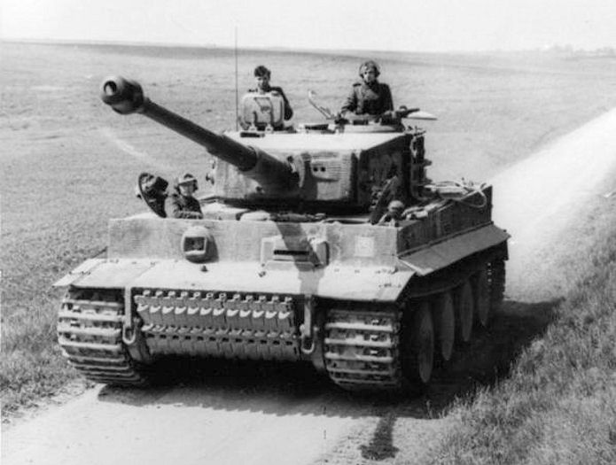 Panzer VI (Tiger I). Photo: Bundesarchiv Bild 101I-299-1805-16, CC BY-SA 3.0