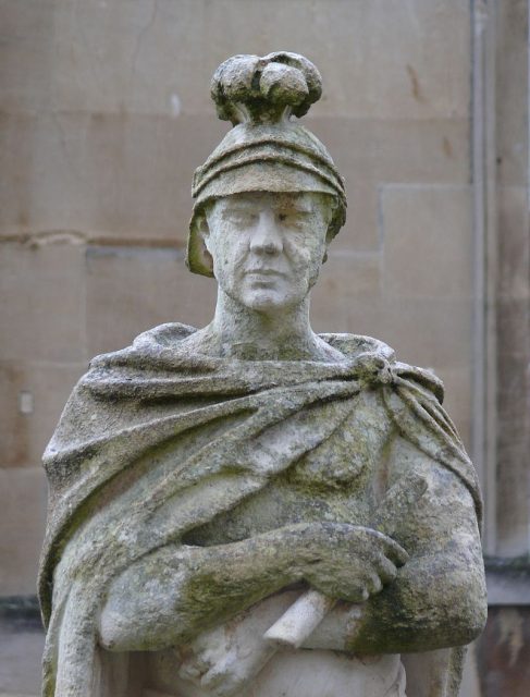 Statue of Gaius Suetonius Paulinus on the terrace of the Roman Baths (Bath). The Terrace is lined with statues of Roman Governors of Britain, Roman Emperors and military leaders. Photo Ad Meskens CC BY-SA 3.0