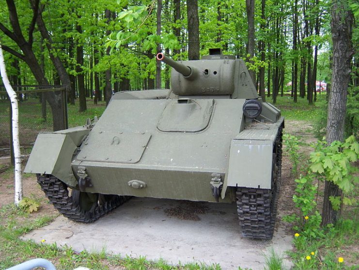 Tank T-70 (100 1810)