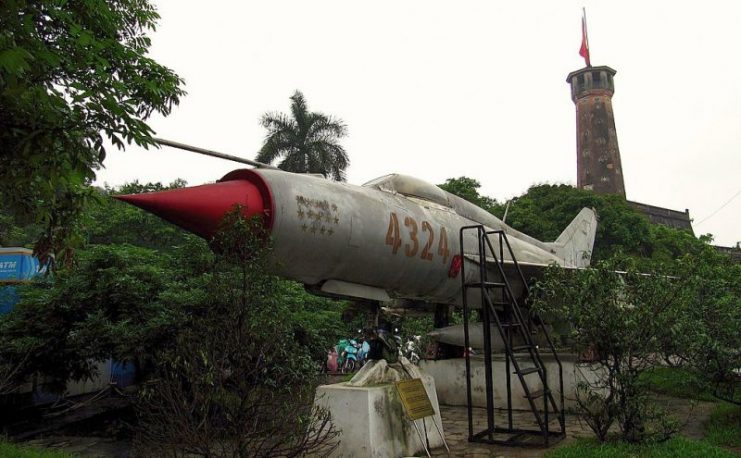 The MIG-21 N. 4324 of the Vietnam People’s Air Force. This fighter aircraft (driven by varios pilots) alone was credited for 14 kills during the Vietnam War.