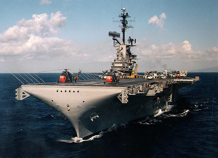 The U.S. Navy aircraft carrier USS Yorktown (CVS-10) at sea off Hawaii (USA), some time between 1961 and 1963.