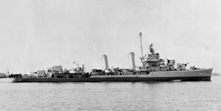 The U.S. Navy destroyer USS Emmons (DD-457) off the Norfolk Naval Shipyard, Virginia (USA), on 1 November 1943.