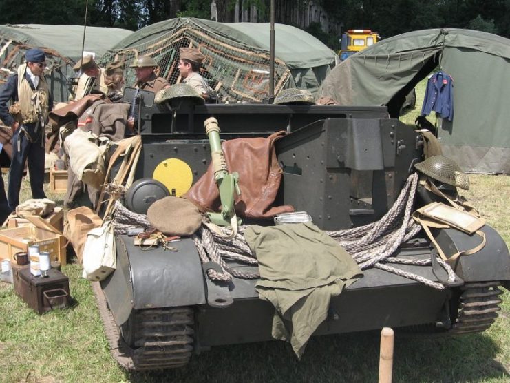 Universal Carrier during the VII Aircraft Picnic in Kraków. Photo by SuperTank17 – CC BY-SA 3.0