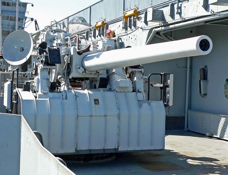 USS Hornet Museum Ship Defense Guns – Stan Shebs CC BY-SA 3.0