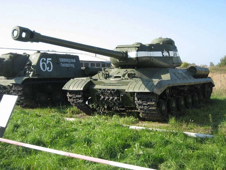 IS-2M at the Kubinka Tank Museum. By Saiga20K CC BY-SA 3.0