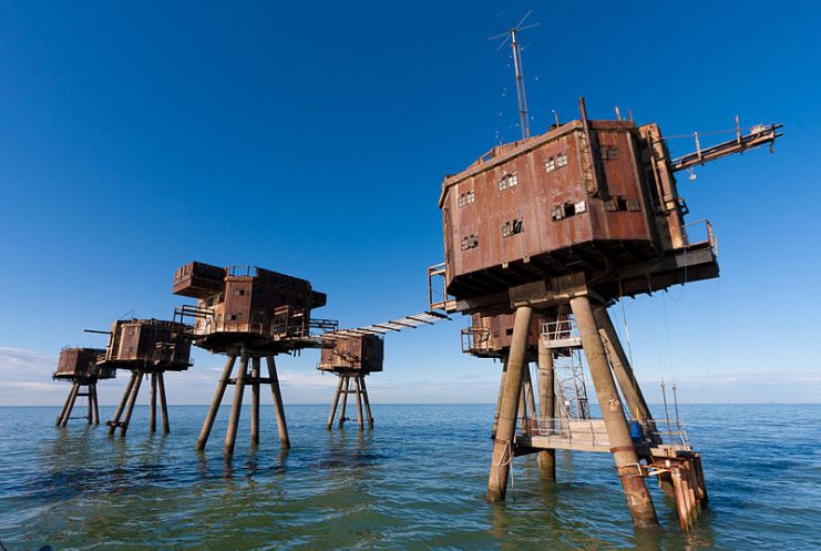 The Red Sands Maunsell sea fort in the Thames estuary. By Russss CC BY-SA 3.0