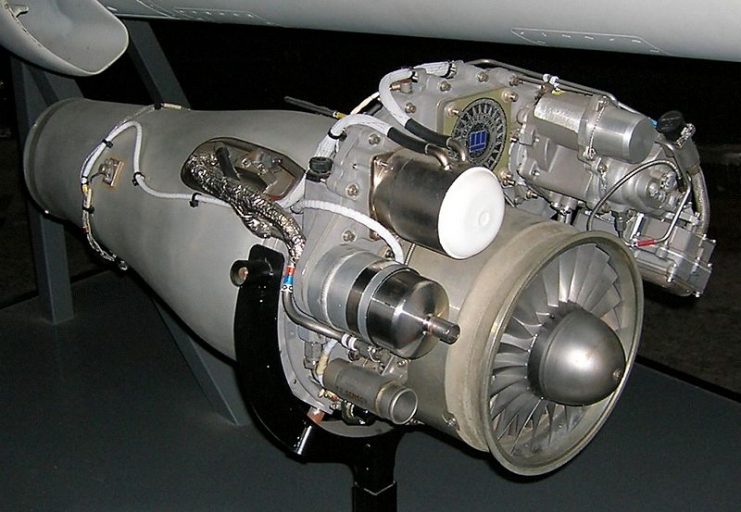 A Williams Research F107 turbofan engine. By Greg Goebel CC BY-SA 2.0
